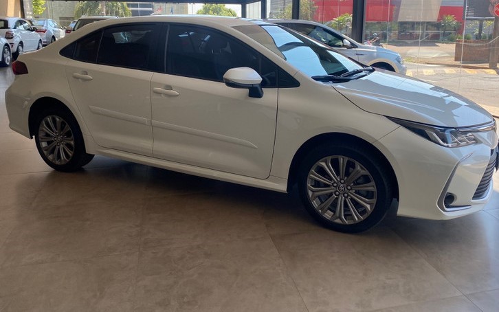 COROLLA 2.0 VVT-IE FLEX XEI DIRECT SHIFT ANO 2021 COR BRANCO